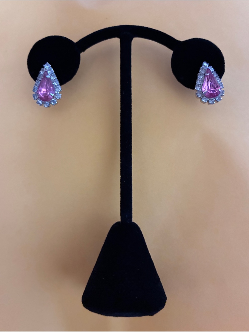 Vintage Signed Sarah Coventry©️Fuchsia Rhinestone Teardrop Stud Earrings
